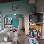 Alem Casa de Familia