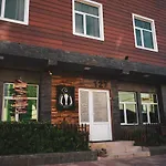 Oshovia Hostel