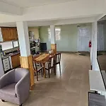 Departamento En Zona Residencial