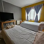 Casa De Familia