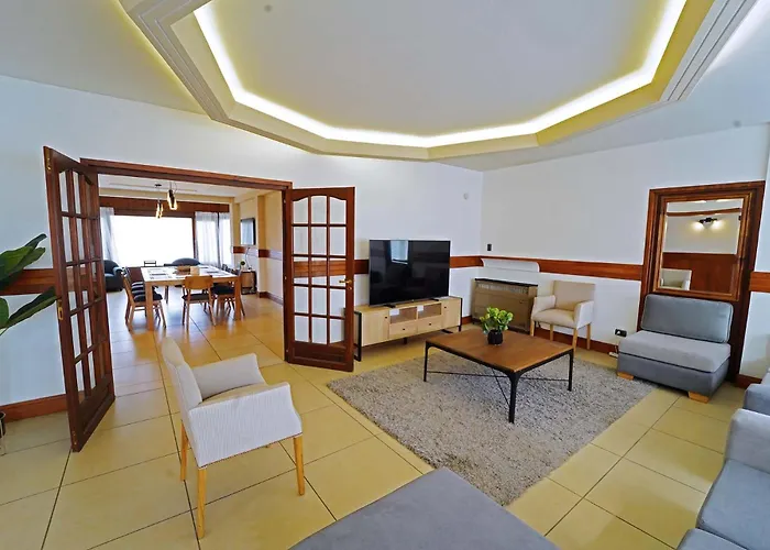 Departamento 4 Dormitorios - Roca 1