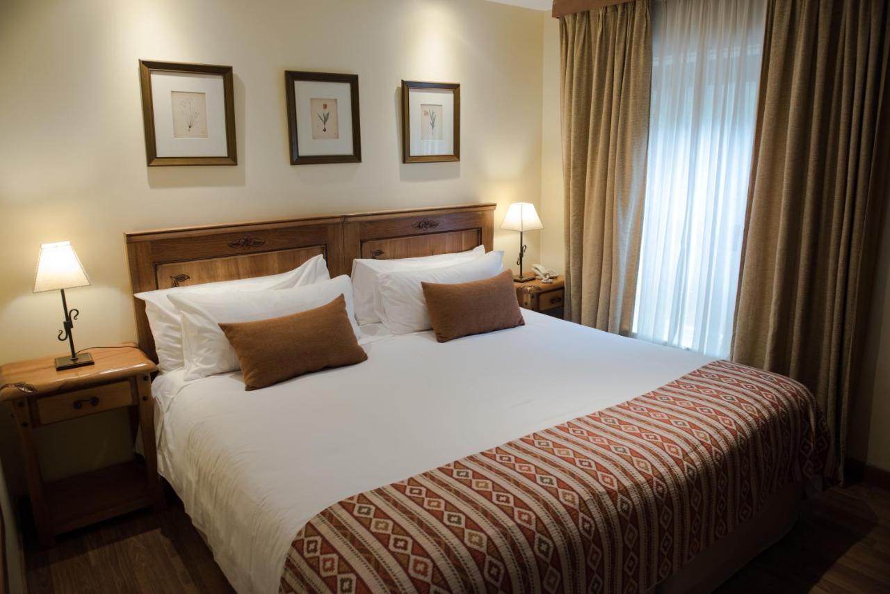 Del Bosque Apartahotel