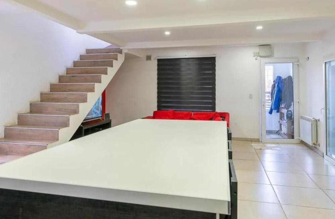 Сasa de vacaciones Moderna Casa En *