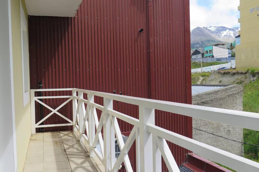 Main Street With A Great Balcony Apartamento Ushuaia