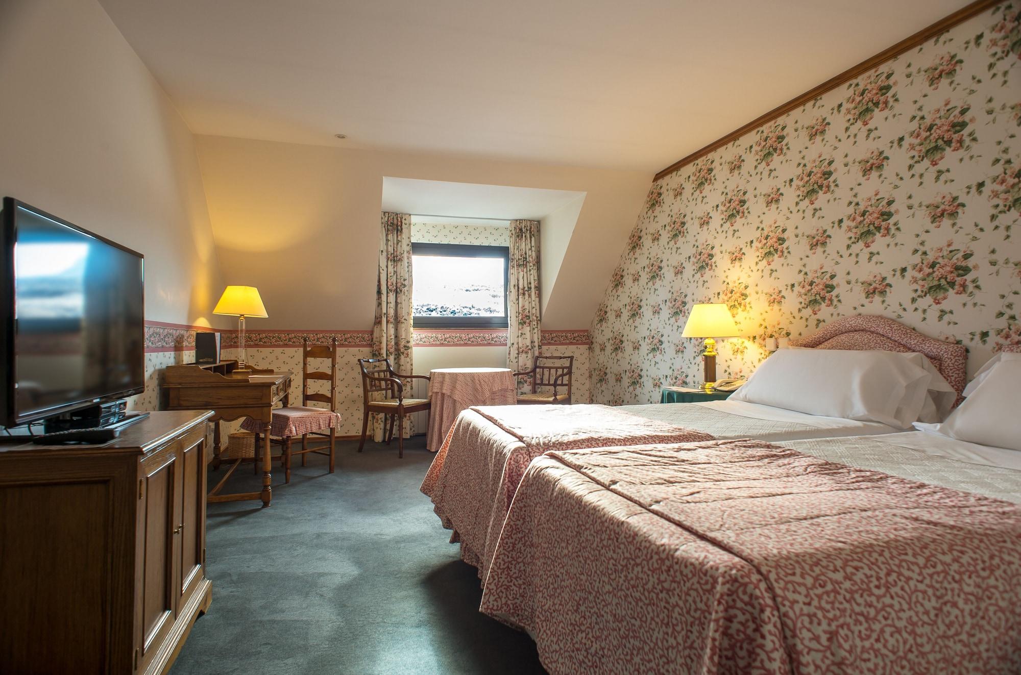 Hayas Hotel