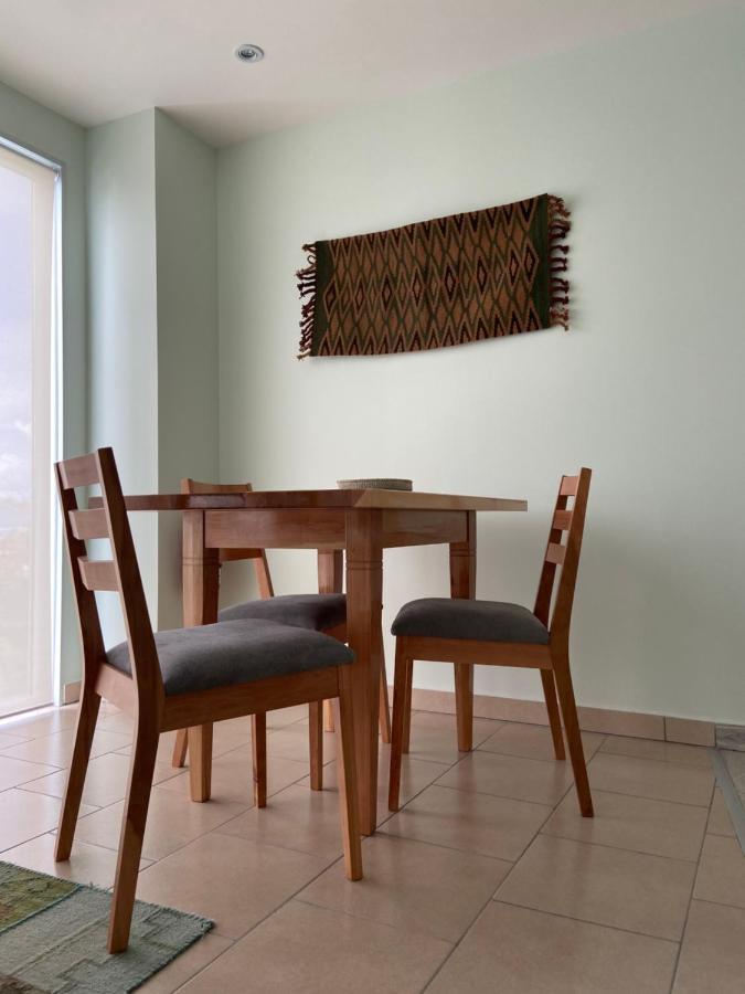 Jade, Moderno Y Centrico Apartamento