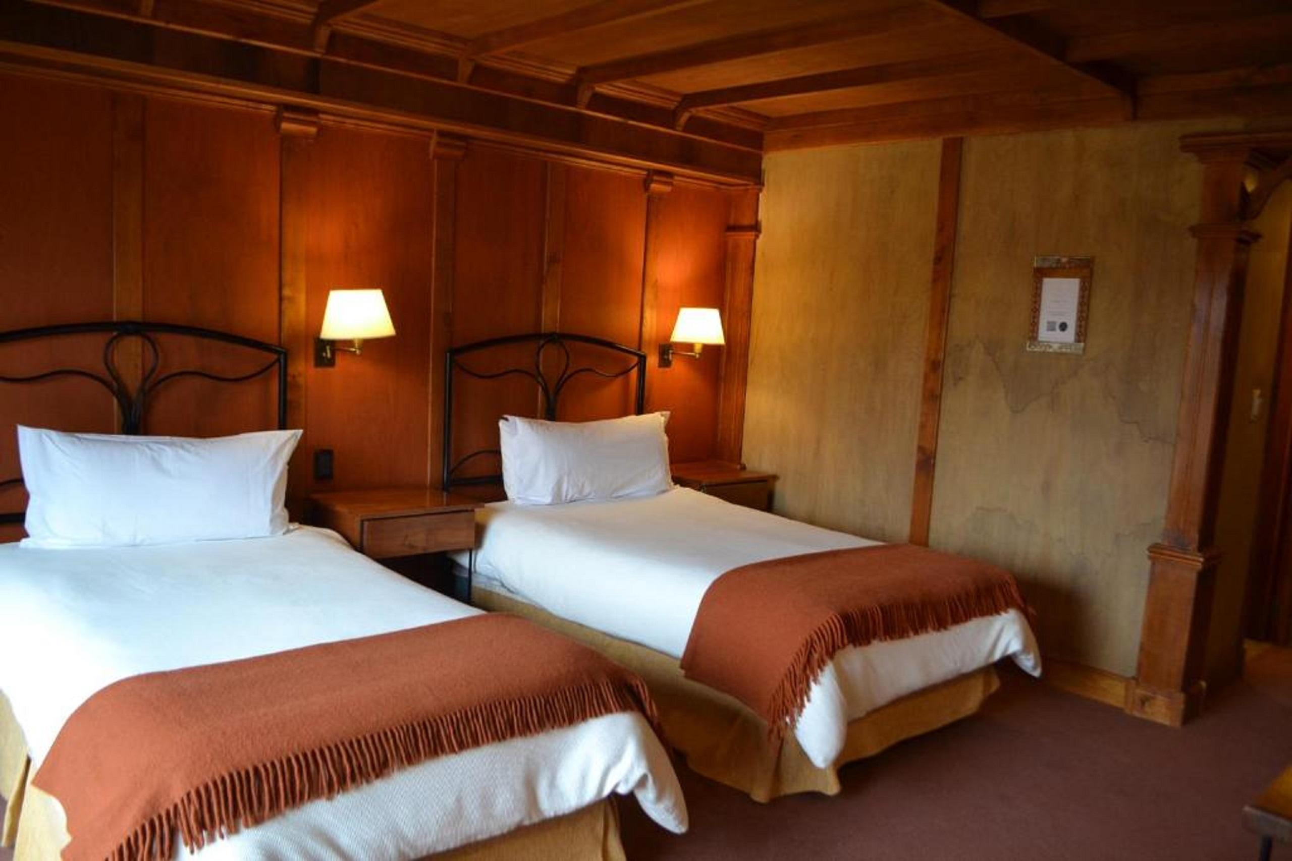 Nires Hotel