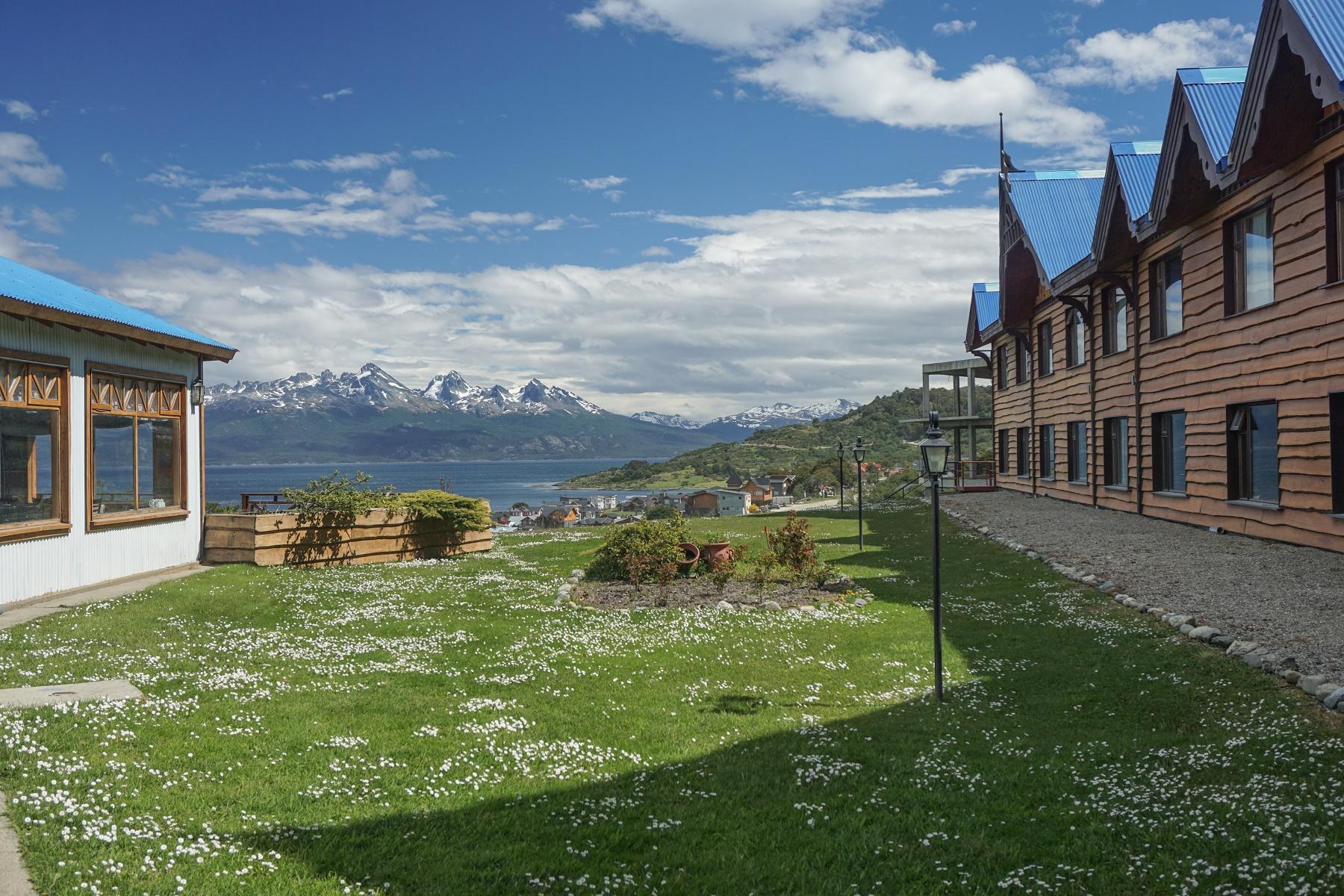 Nires Hotel