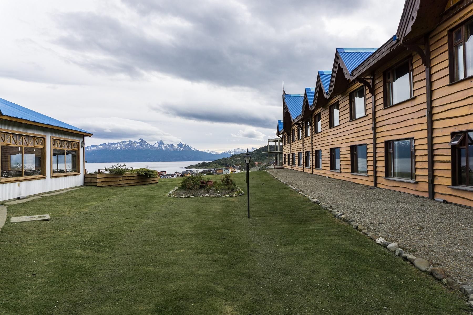 Nires Hotel