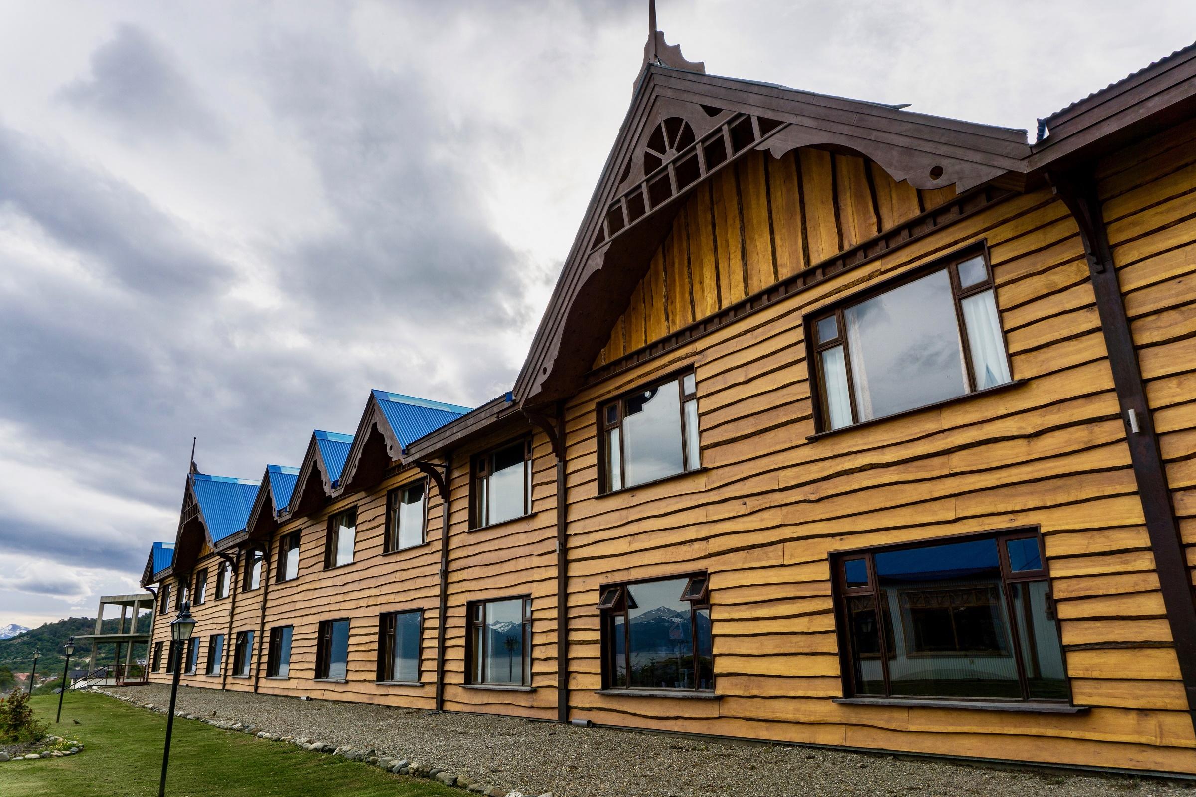 Nires Hotel