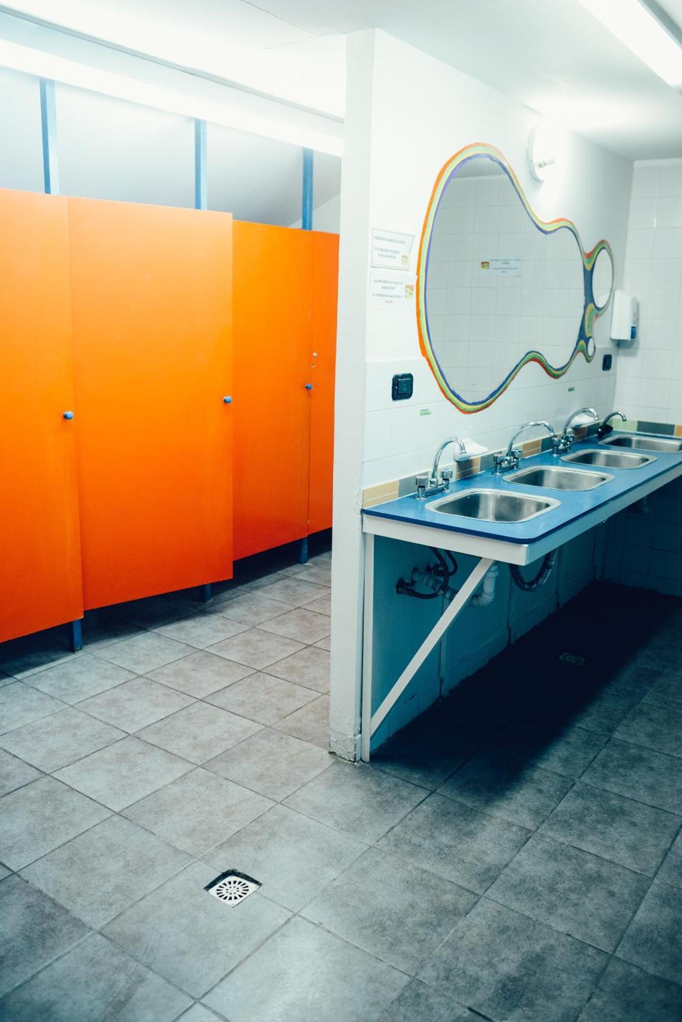 Yakush Hostel *