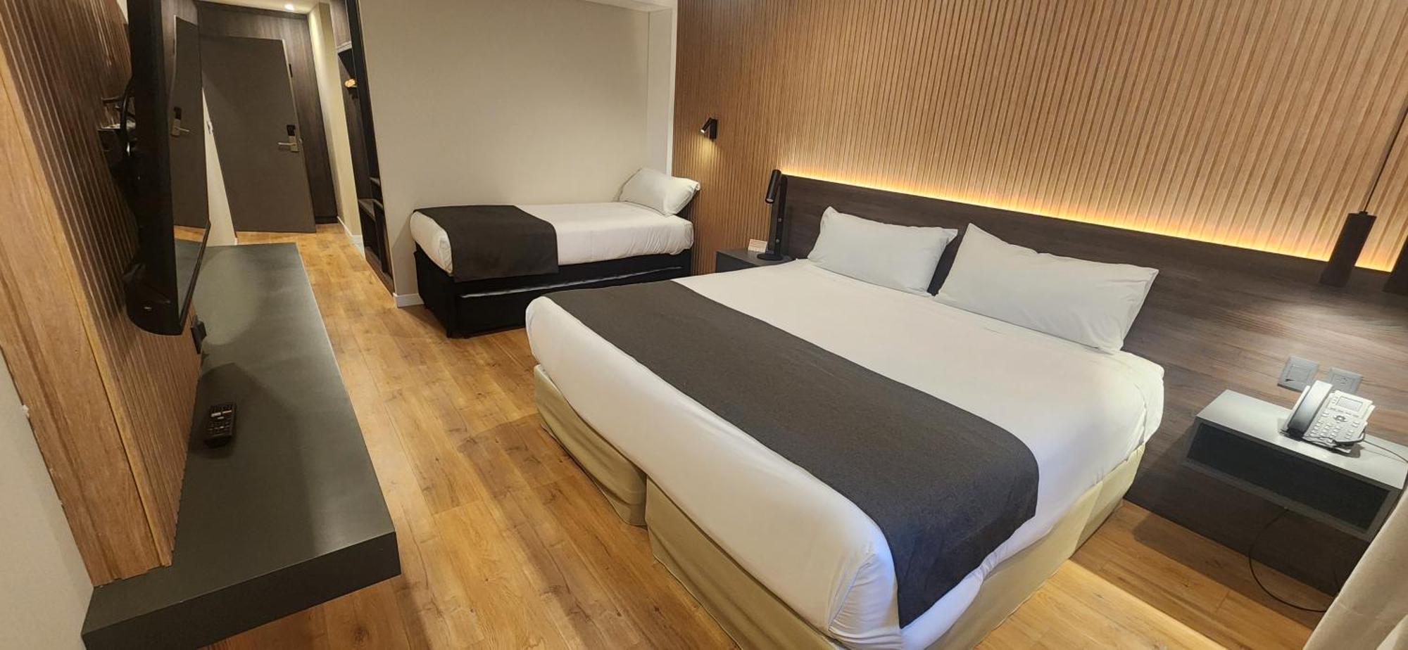 Hotel Canal Beagle 4*