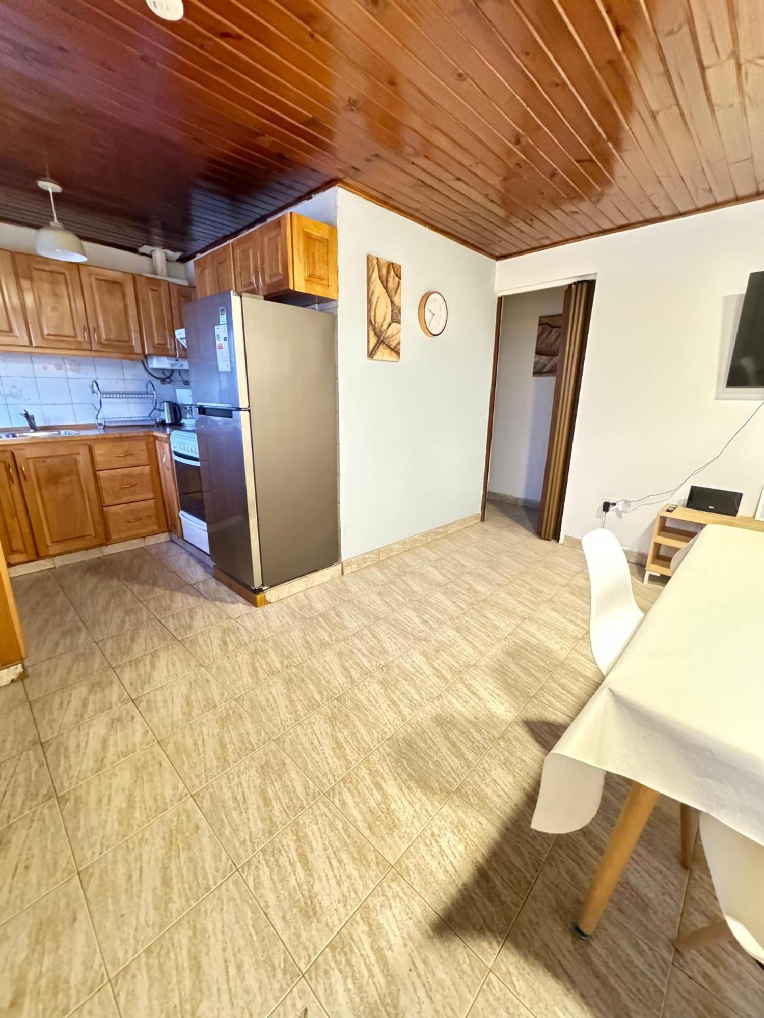 Casa 2 Dorm Av. Alem