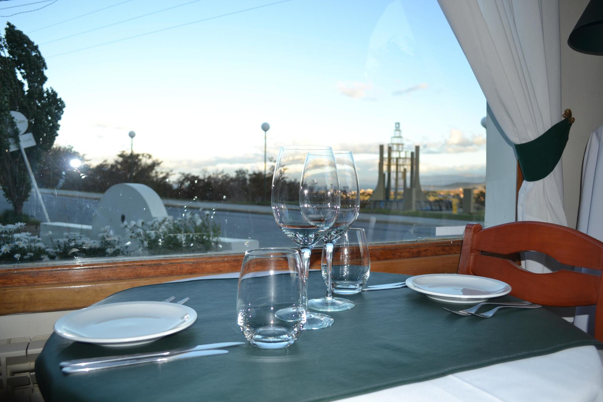 Y Restaurante America Inn