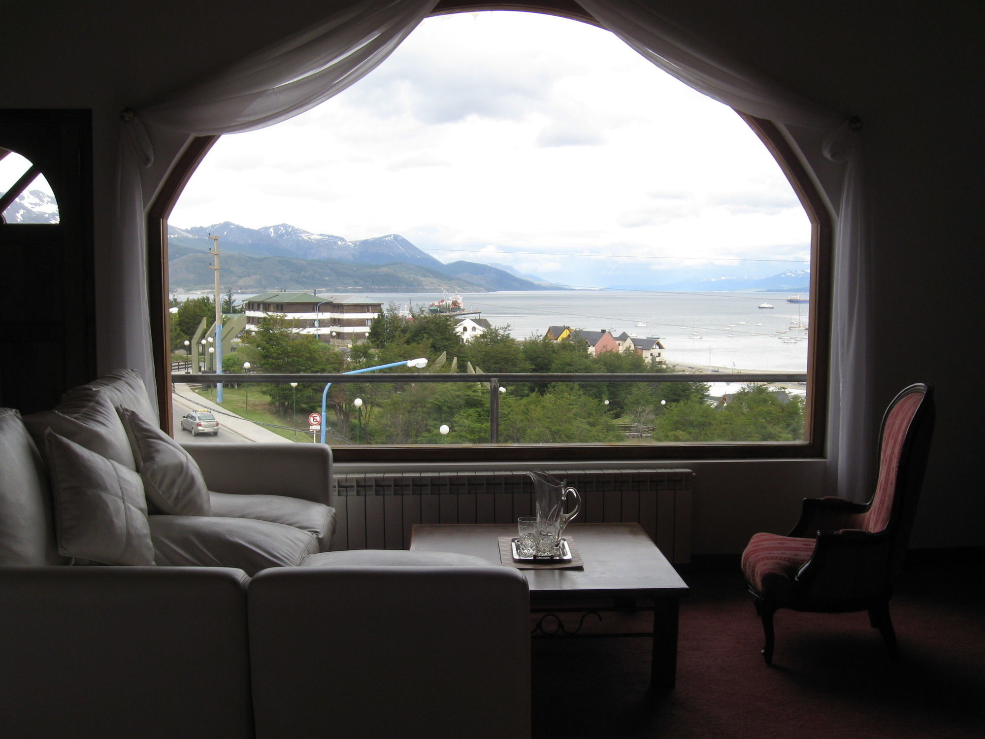 Y Restaurante America Inn 3*