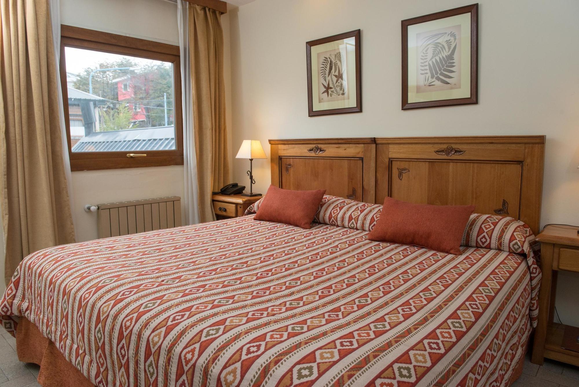 Apartahotel Del Bosque 3*