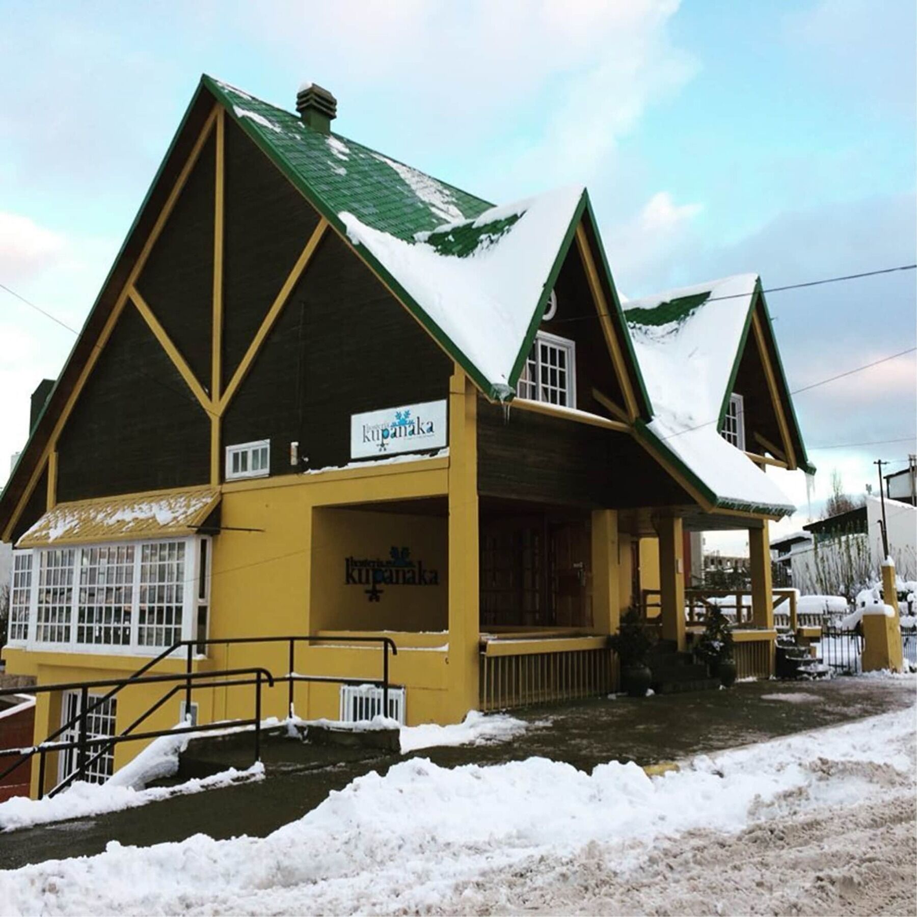 Kupanaka Inn 2*