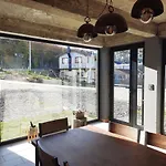 Casa De Invitados Con Parrilla Y Horno A Lena