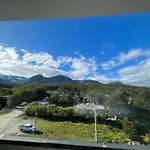 Departamento New Vintage Con Hermosas Vistas A Las Montanas Y Al Canal
