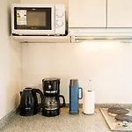 Happy Guest Apart 50