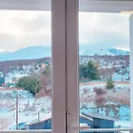 Simon Says Ushuaia - Abril
