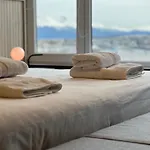 Seaport Apartments Studio Austral 402