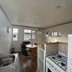 Gi \'S House