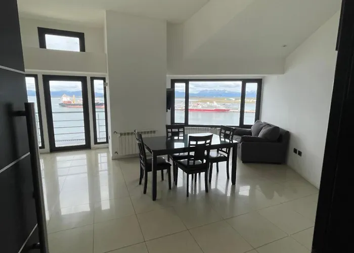 Entire Apartment In The Center, Top Floor With View Of The Beagle