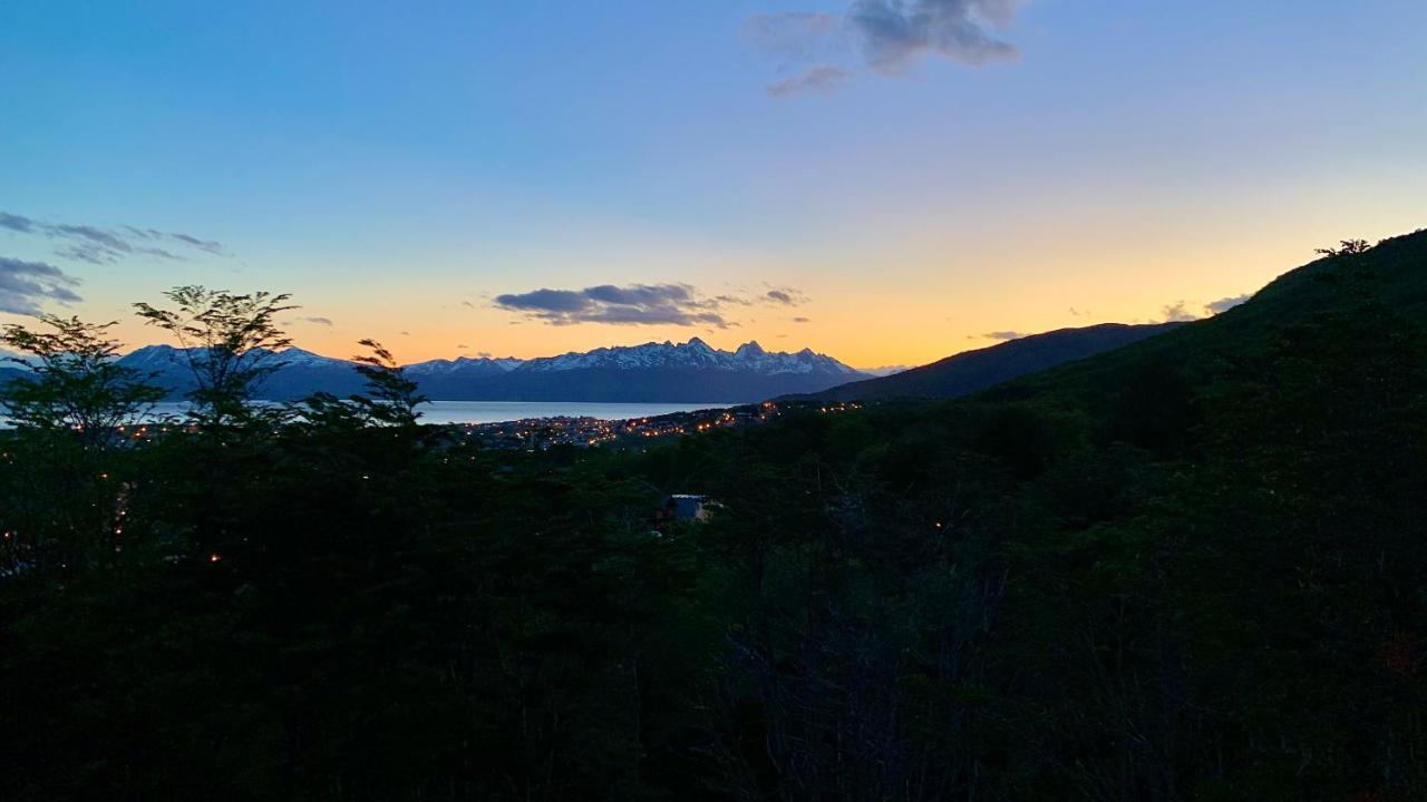 Apartamento Disfruta La Vista Del Canal De Beagle! Departamento Tranquilo Rodeado De Arboles Y Montanas *