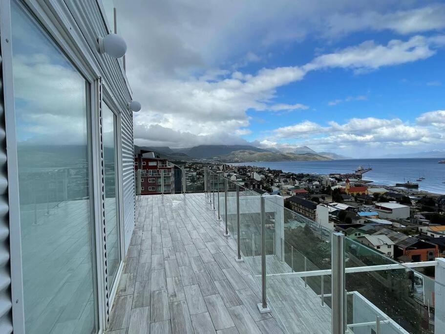 Ocean & Mountain View *