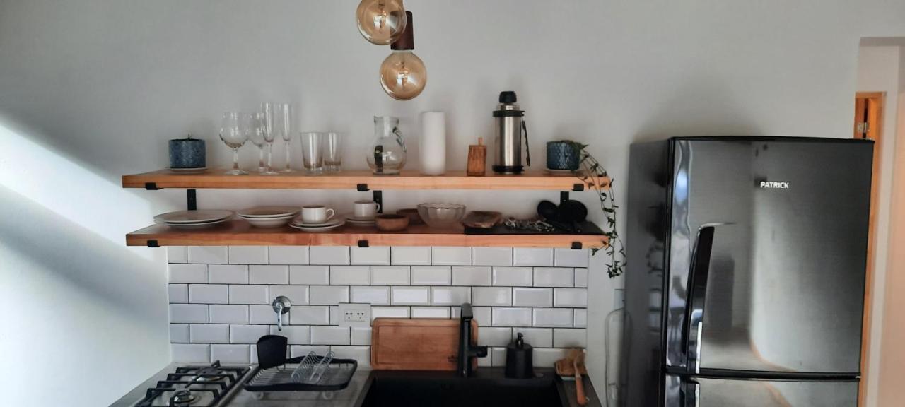 Casa De Invitados Con Parrilla Y Horno A Lena *