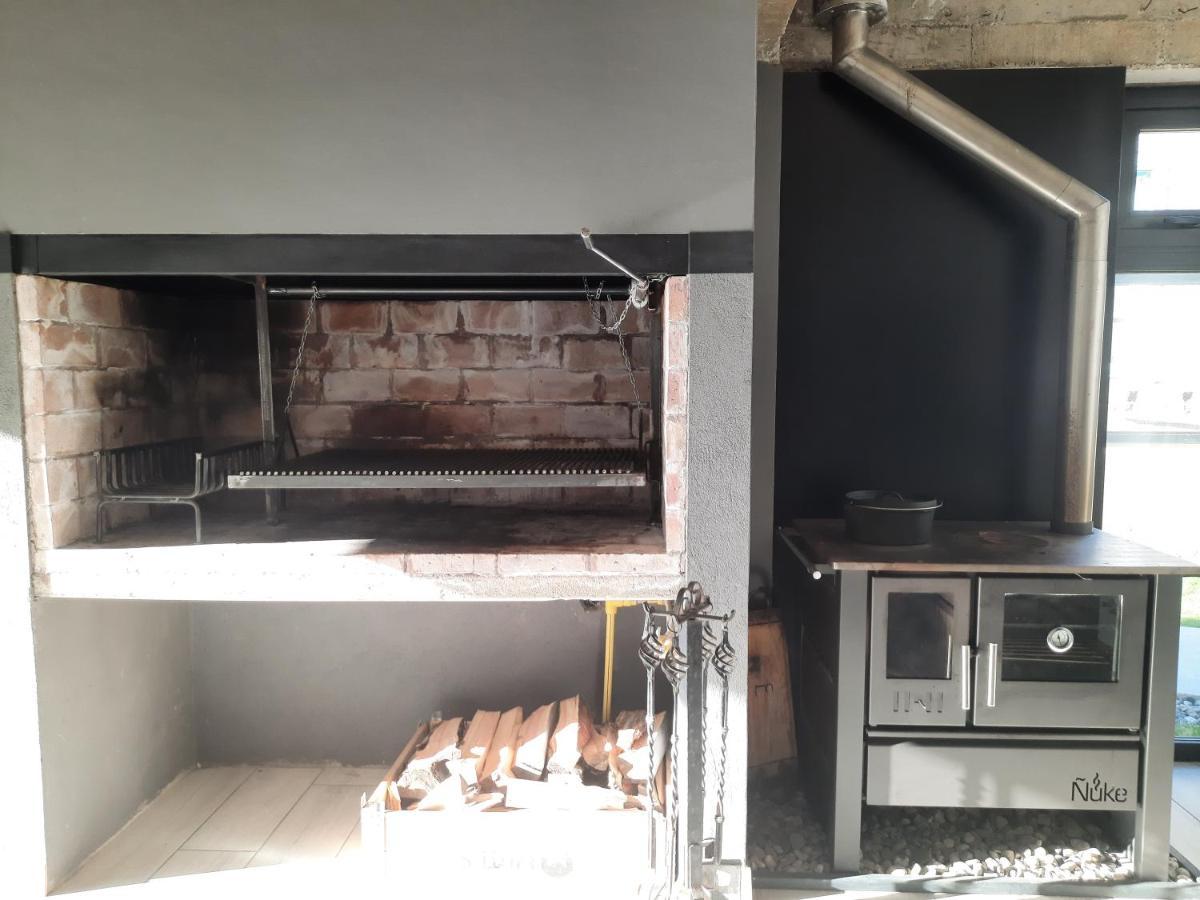 Apartamento Casa De Invitados Con Parrilla Y Horno A Lena
