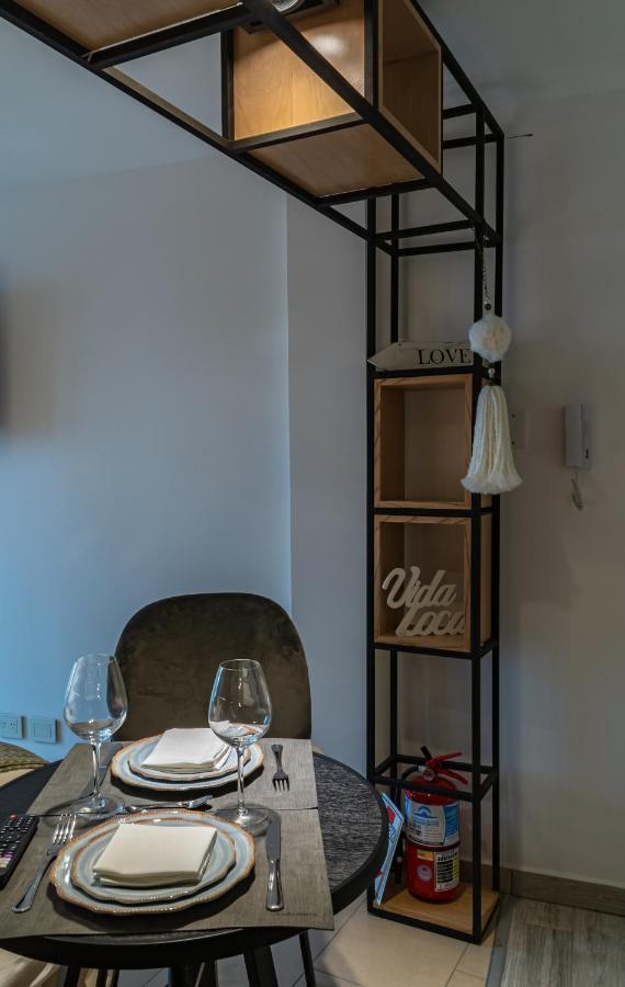 Apartment Skyline 4 *