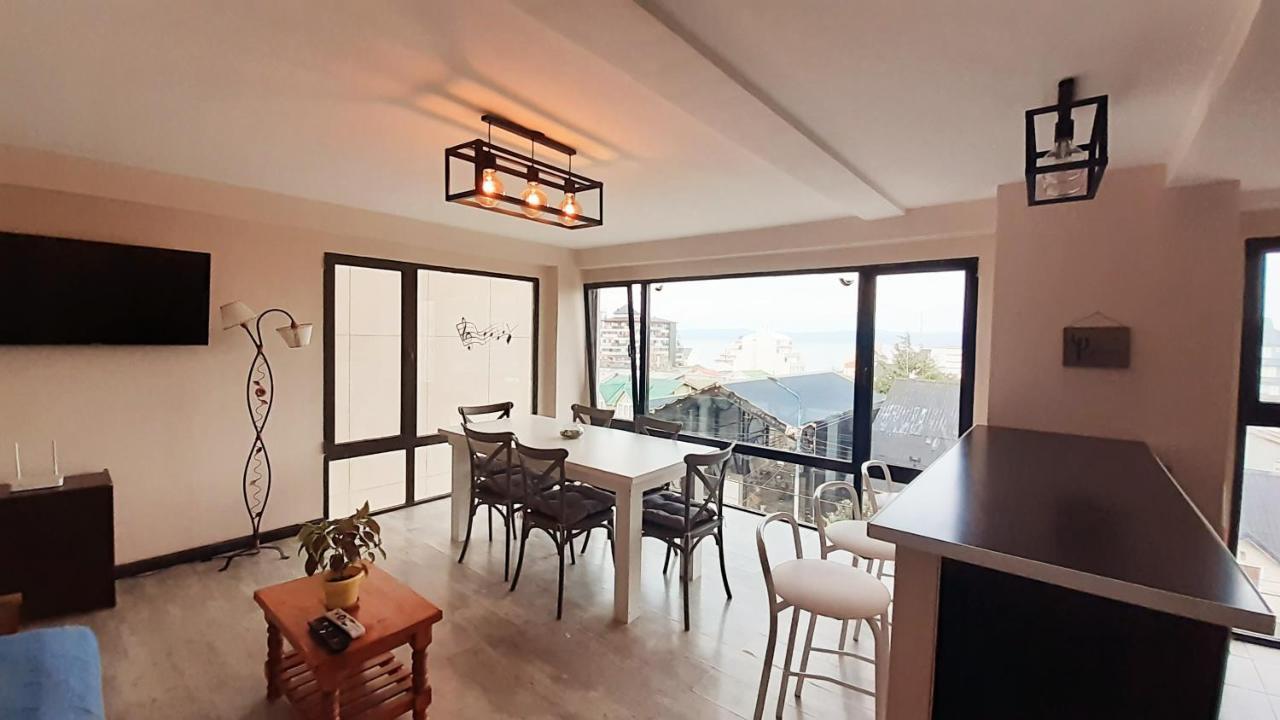 Céntrico, Cómodo Y Cálido, Dto Con Hermosa Vista Apartamento *