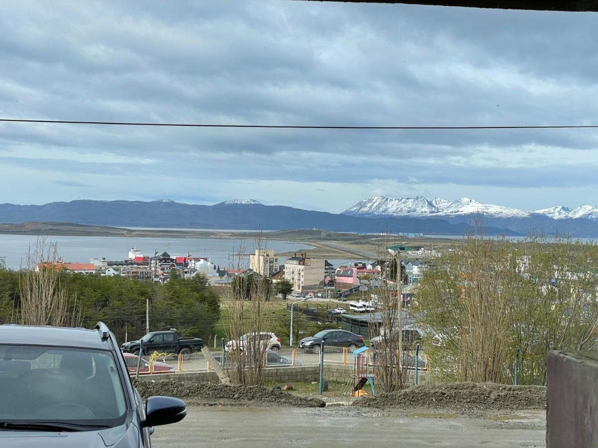 Mirando Al Canal * Ushuaia