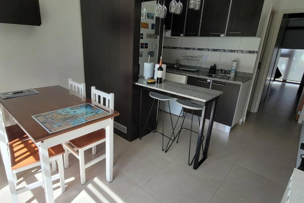 Comfortable And Excellent Location Apartment *