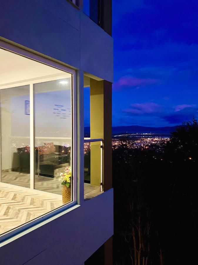 Apartamento Disfruta La Vista Del Canal De Beagle! Departamento Tranquilo Rodeado De Arboles Y Montanas *