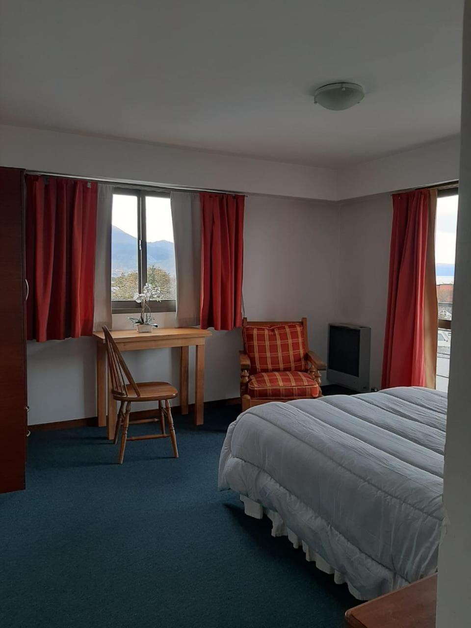 Tzion * Ushuaia