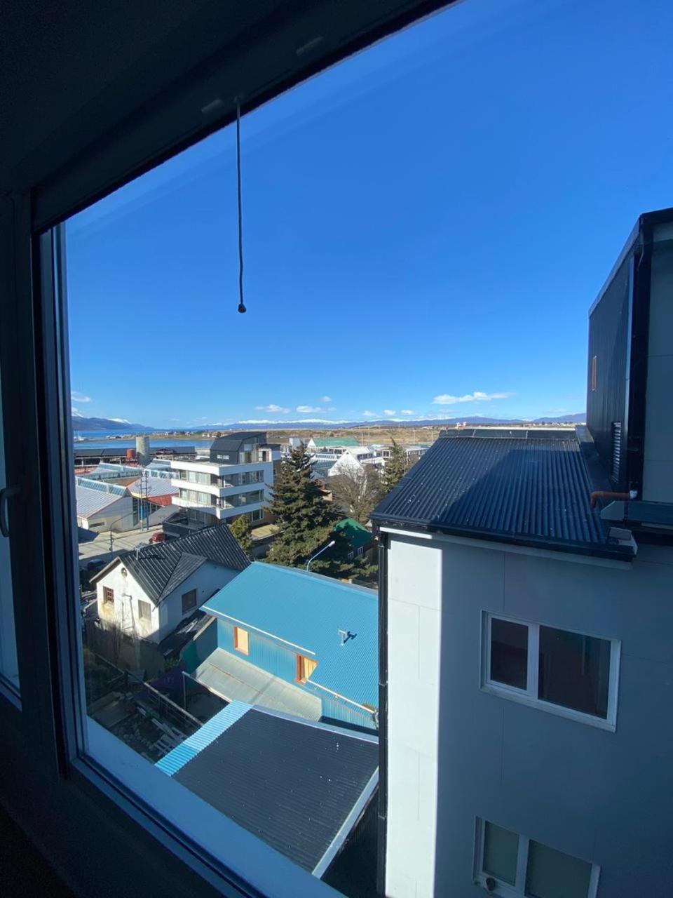 Becasina Patagonica A Luminoso Monoambiente En Con Vista A Montanas * Ushuaia
