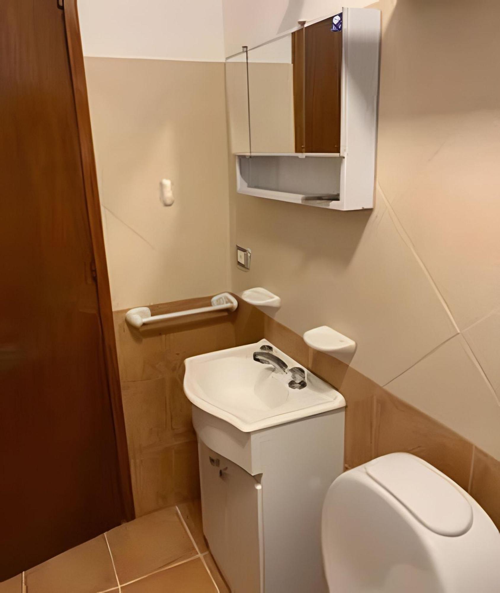 Lindo Centrico Y Cercada De Todo Apartamento