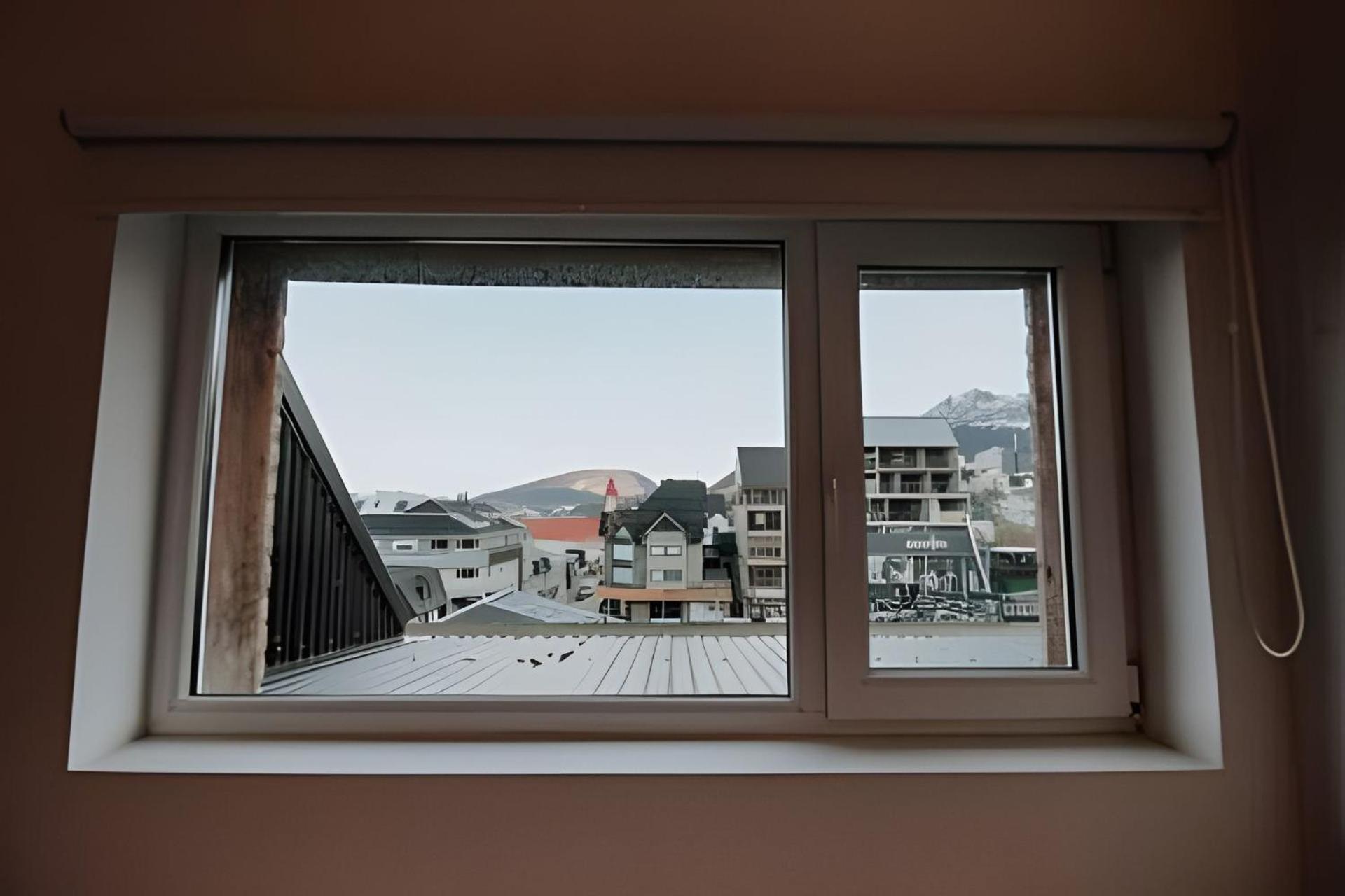 Aunaisin - Toluken * Ushuaia