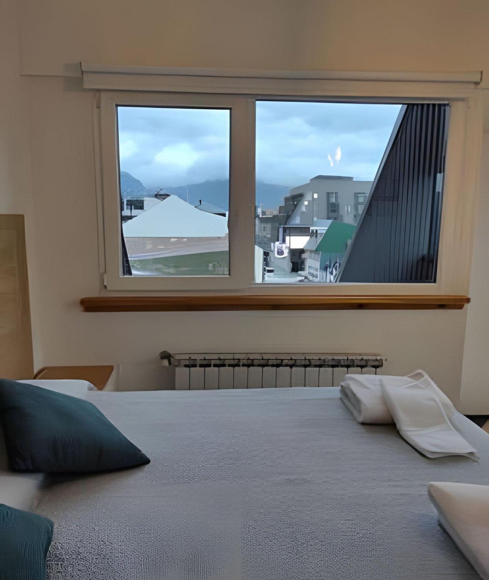 Aunaisin - Toluken Ushuaia