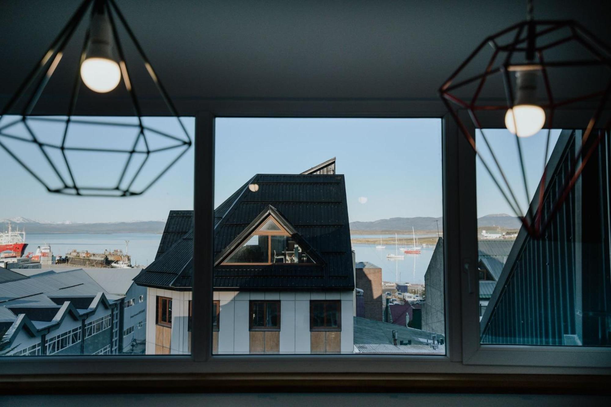 Aunaisin - Toluken * Ushuaia