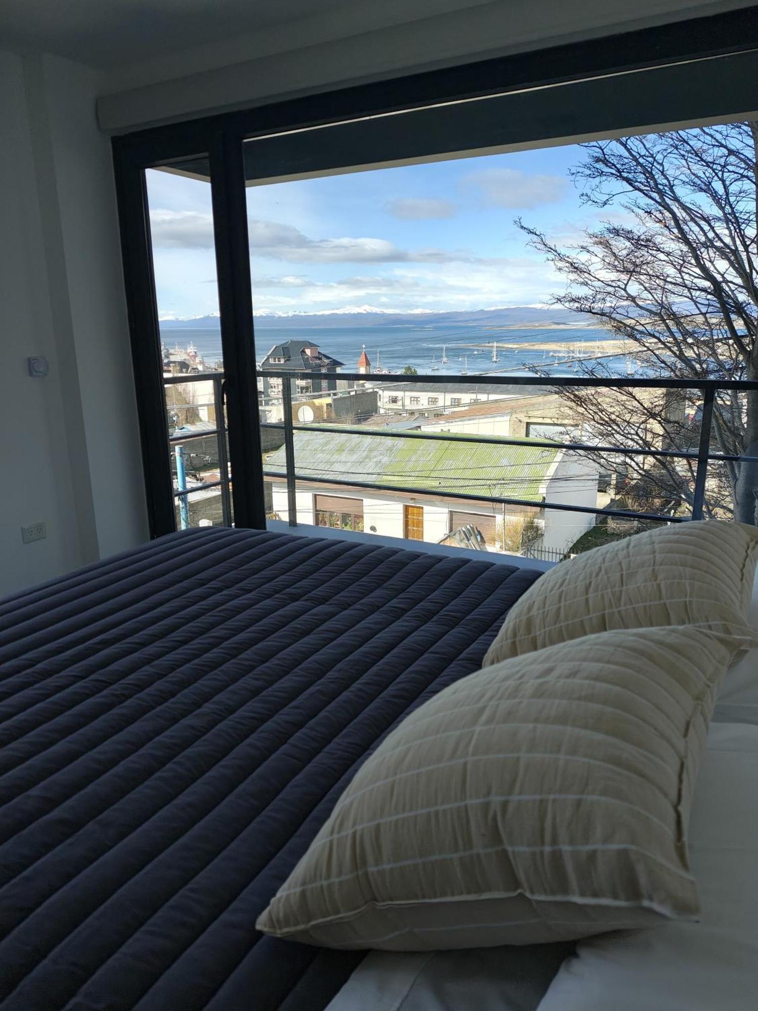 Southern B8 * Ushuaia