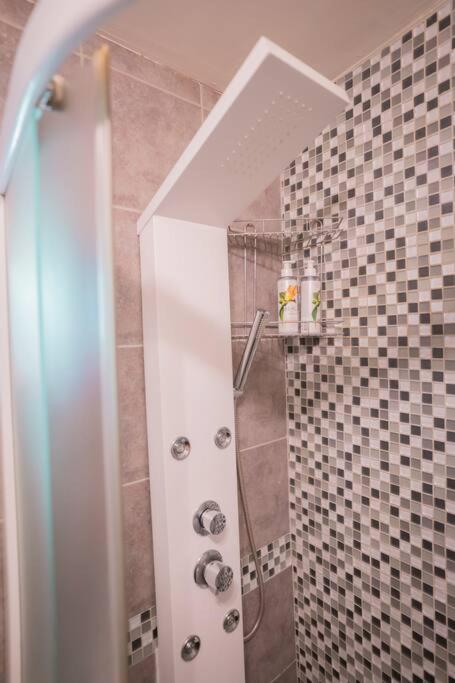 Chalet Cabana En El Bosque Con Cine Privado Y Jacuzzi *