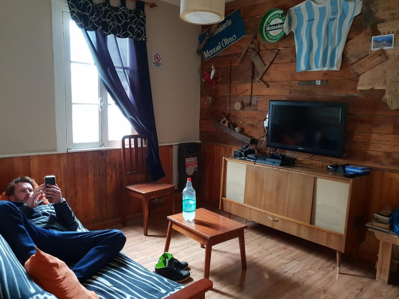 Hostal Lo De Momo Alojamiento Turístico Ushuaia