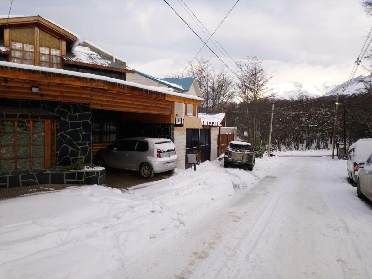 Casa Departamento En El Bosque * Ushuaia
