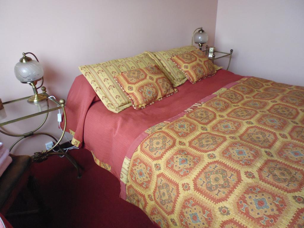 Residencia Linares Inn