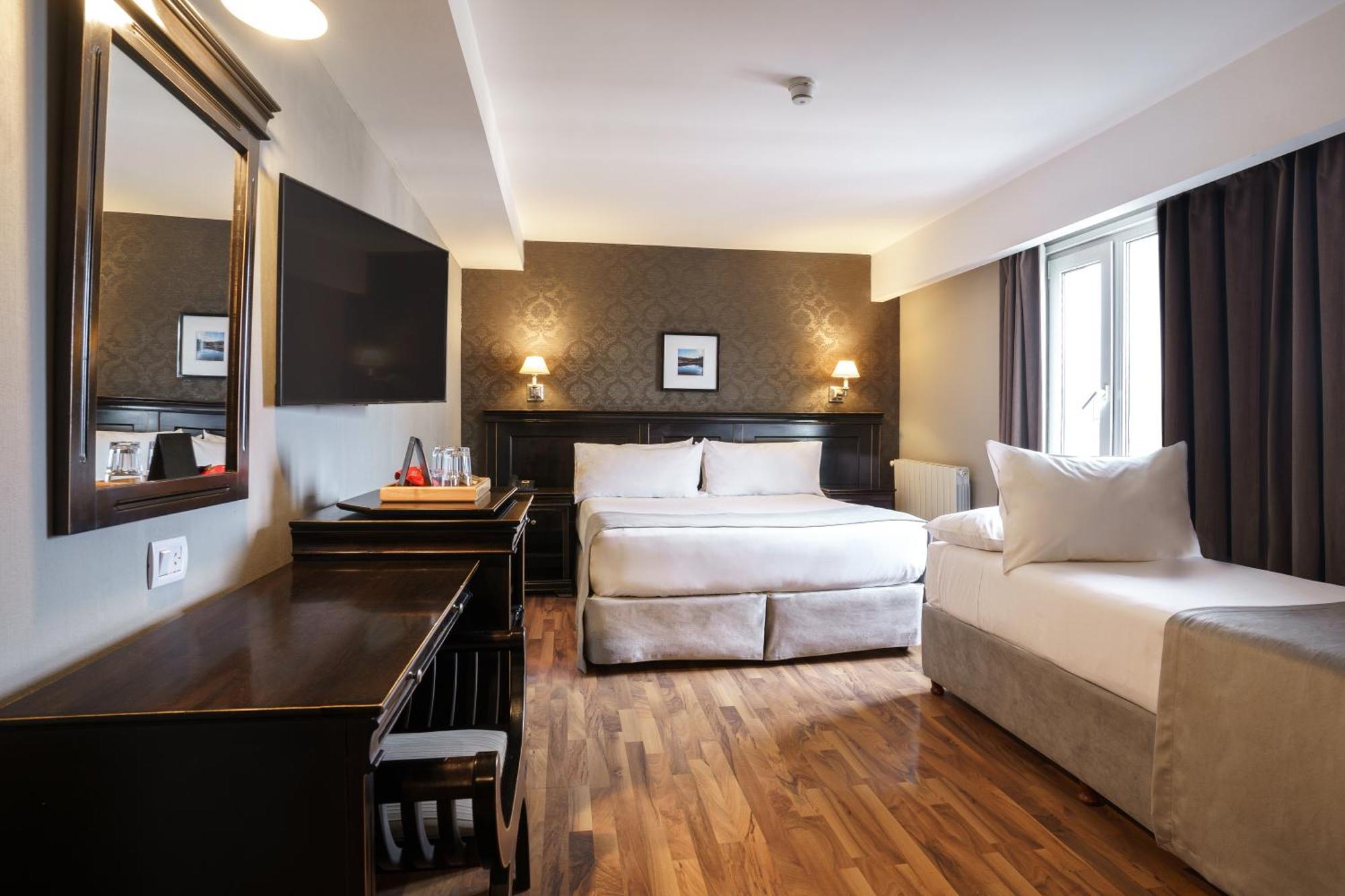 Lennox Hotel