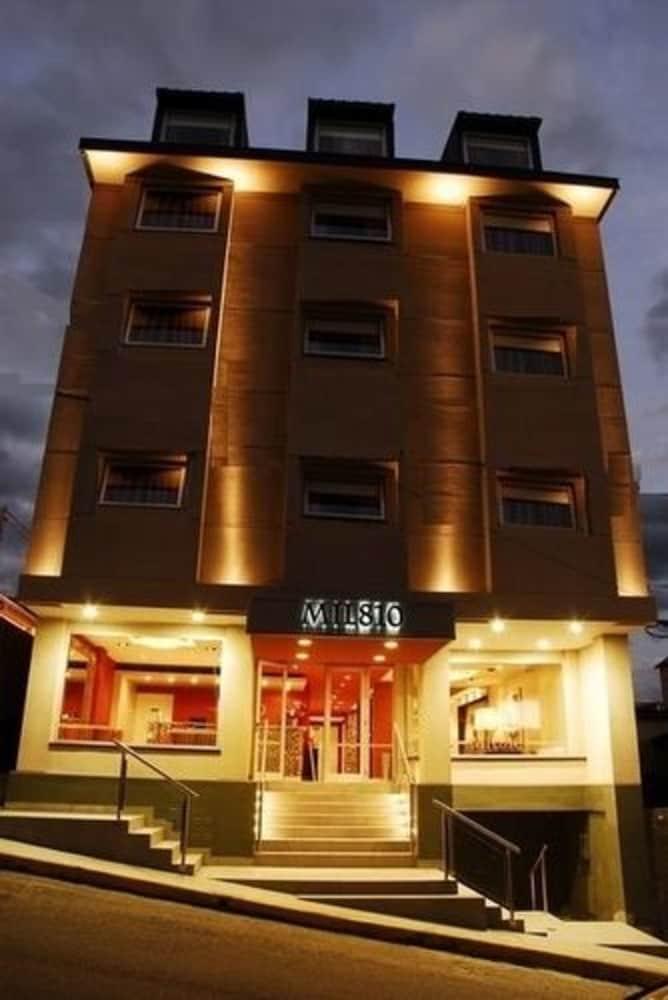 Mil810 Hotel